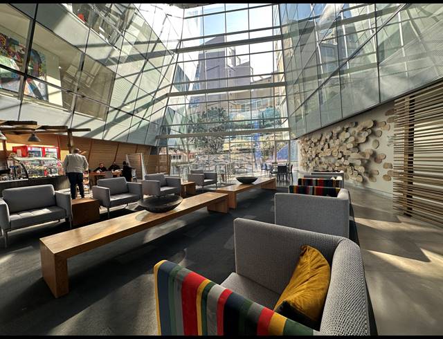 425M² OFFICE TO LET IN SANDTON CENTRAL